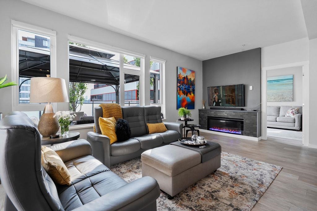 #212 – 123 W. 1st Street